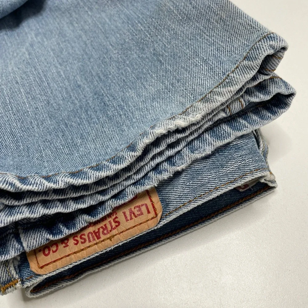 Vtg Y2K Levis 505 Regular Fit Men Jeans 31x34 Light Wash Blue Straight Leg Denim